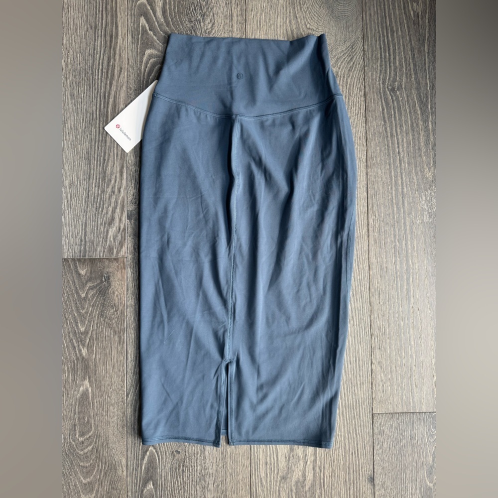 Lululemon Nulu Slim-Fit High-Rise Skirt in Iron Blue Size 6 - Picture 5 of 5